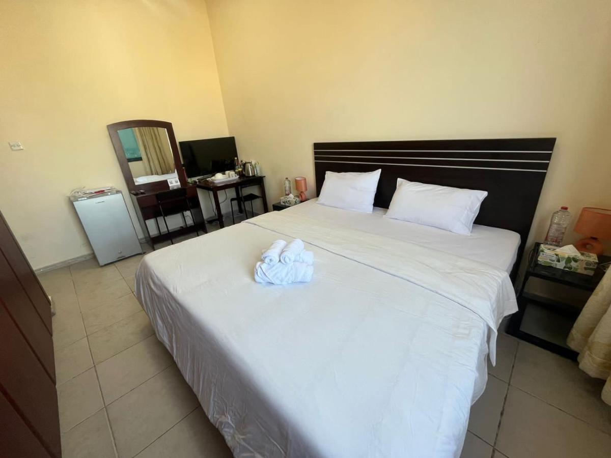 Master Attached Bathroom * Dubaï