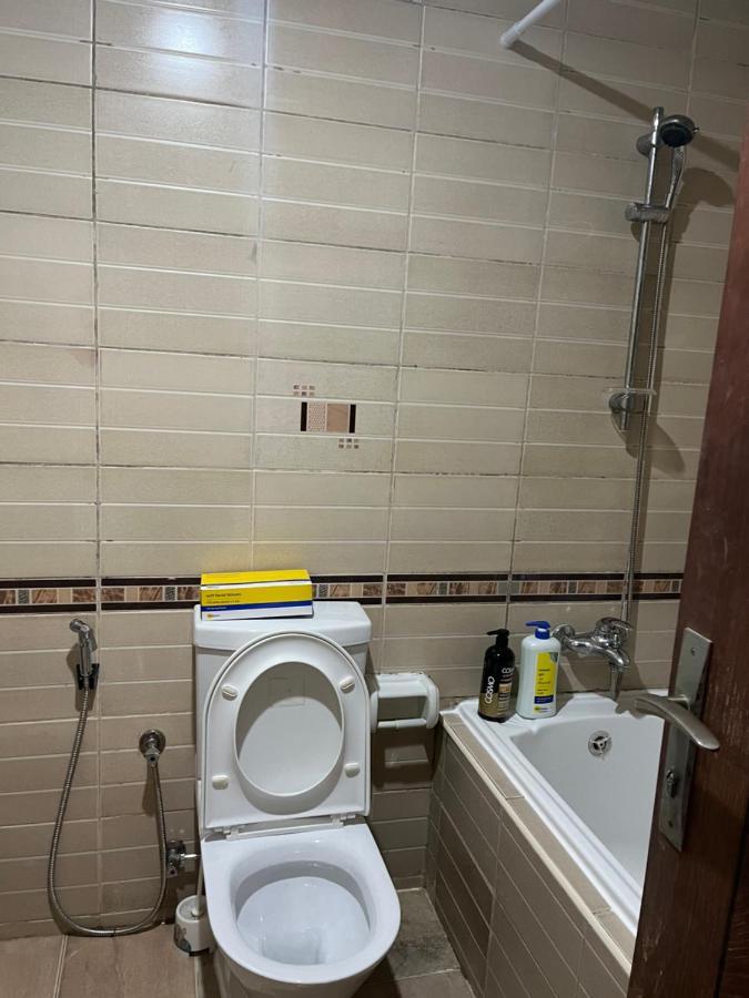 Master Attached Bathroom अपार्टमेंट Dubai